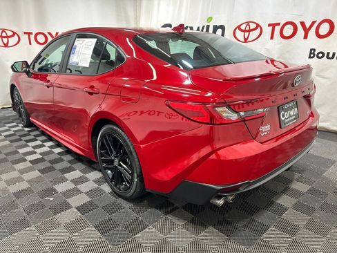 Used 2025 Toyota Camry SE FWD image 5