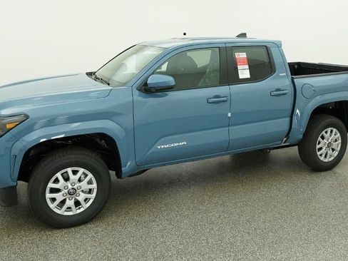 New 2026 Toyota Tacoma SR5 AWD/4WD image 2