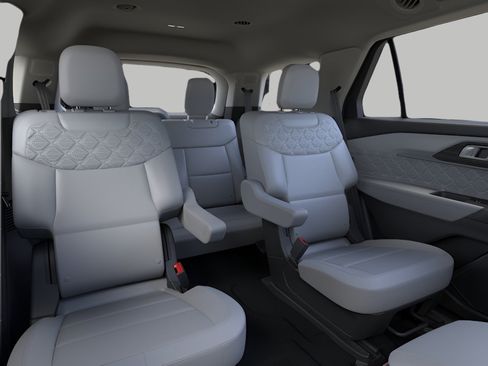 Used 2026 Ford Explorer Platinum w/ LUX Leather Package AWD/4WD image 12