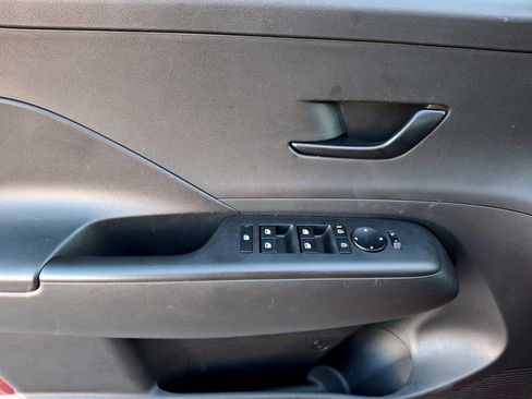 Used 2025 Hyundai Kona SEL image 12