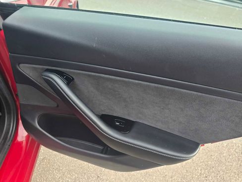 Used 2019 Tesla Model 3 Standard Range image 13