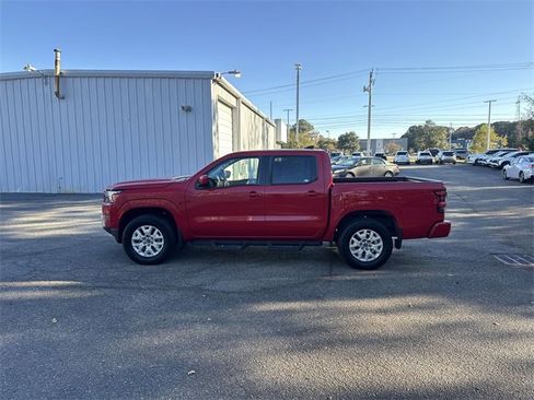 Used 2023 Nissan Frontier SV w/ Tow Package image 8