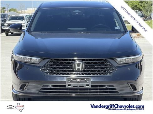 Used 2025 Honda Accord Touring image 7