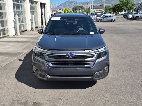 Used 2025 Subaru Forester Limited w/ Popular Package AWD/4WD image 12
