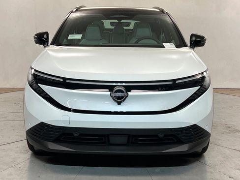 New 2026 Nissan Leaf Platinum+ w/ Illuminated Package FWD image 8