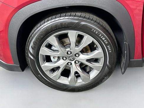 Used 2024 Toyota Grand Highlander AWD image 32