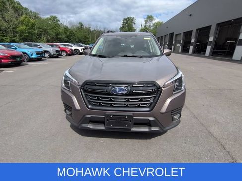 Used 2023 Subaru Forester Premium AWD/4WD image 7
