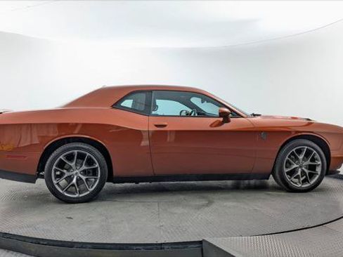 Used 2021 Dodge Challenger SXT RWD image 9
