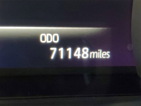 Used 2021 Toyota Venza XLE image 14