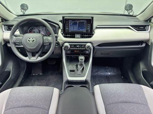 Used 2021 Toyota RAV4 XLE AWD/4WD image 11