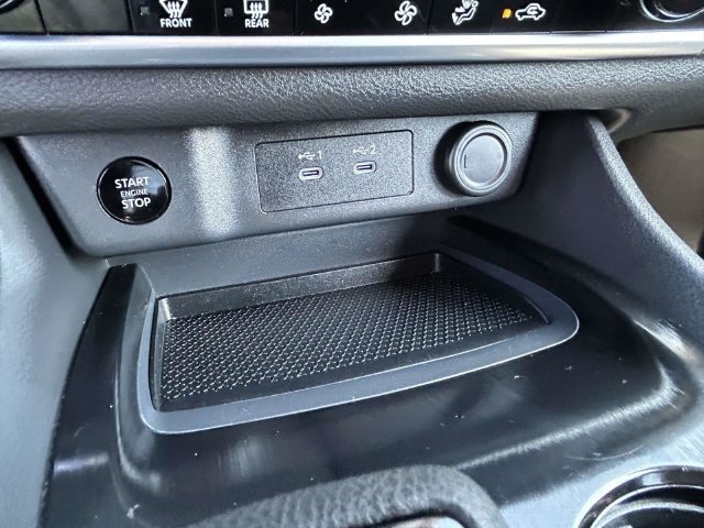 Used 2025 Nissan Rogue SV FWD image 13