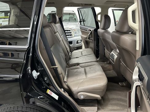 Used 2014 Lexus GX 460 w/ Premium Package AWD/4WD image 12