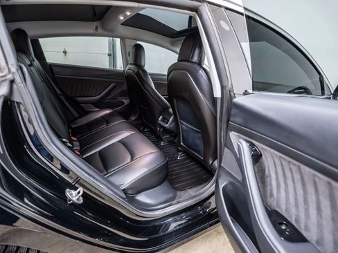 Used 2020 Tesla Model 3 Standard Range Plus image 19