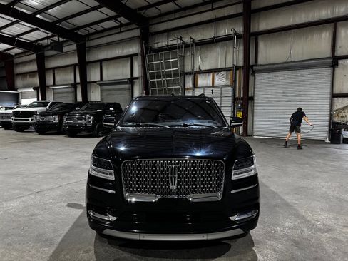 Used 2019 Lincoln Navigator Reserve image 10