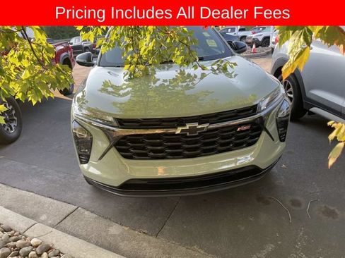 Used 2024 Chevrolet Trax RS w/ Driver Confidence Package FWD image 13