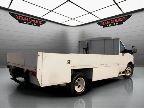 Used 2011 Ford E-450 and Econoline 450 Super Duty RWD image 5