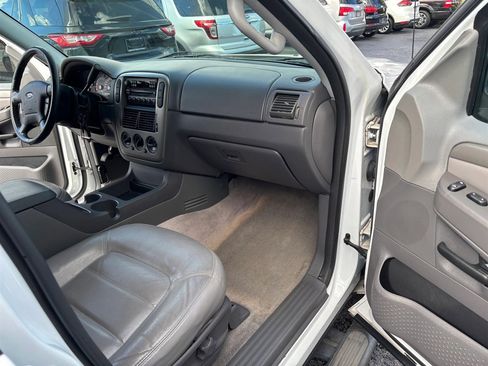 Used 2004 Ford Explorer Sport XLT image 10