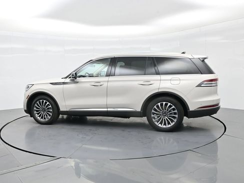 Used 2023 Lincoln Aviator Reserve w/ Equipment Group 201A image 10