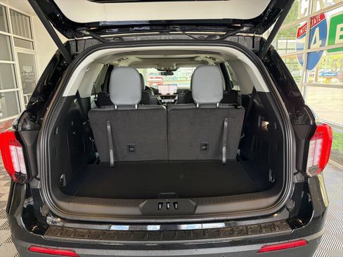 New 2026 Ford Explorer Active w/ Active Comfort Package AWD/4WD image 11