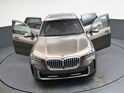 Used 2025 BMW X5 xDrive50e w/ Executive Package image 39