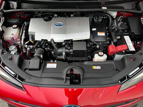 Certified 2019 Toyota Prius XLE AWD/4WD image 24