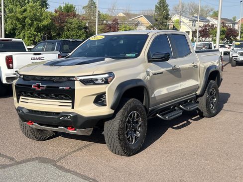 Used 2024 Chevrolet Colorado ZR2 w/ Safety Package AWD/4WD image 3