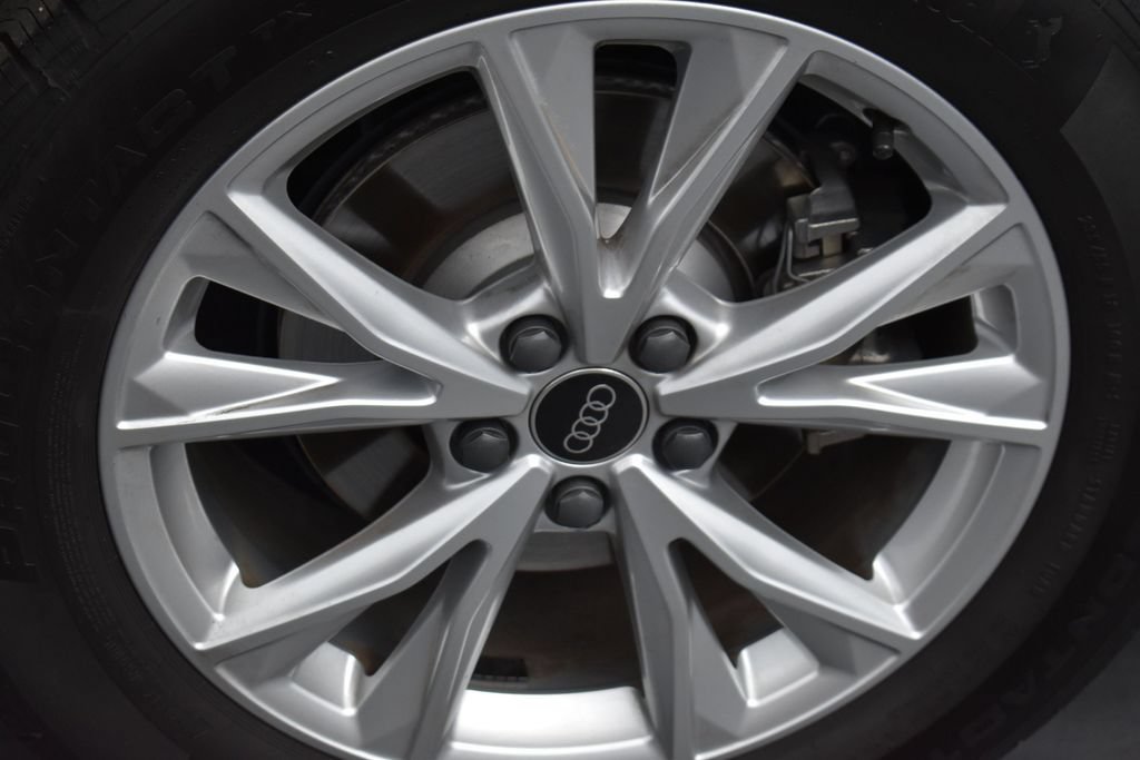 Used 2025 Audi Q3 2.0T Premium w/ Convenience Package AWD/4WD image 21