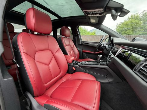 Used 2024 Porsche Macan S AWD/4WD image 16