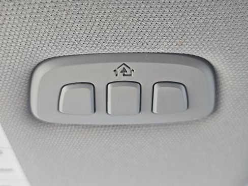 Used 2021 Ford Explorer Limited w/ Equipment Group 301A AWD/4WD image 36