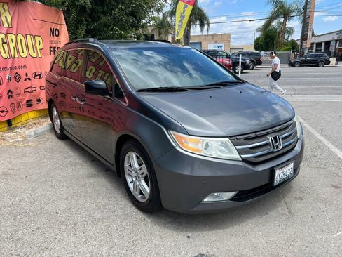 Used 2013 Honda Odyssey Touring image 3