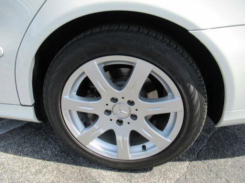 Used 2007 Mercedes-Benz E 350 Sedan image 28