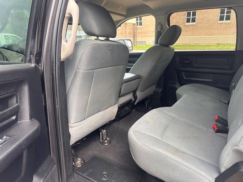 Used 2018 RAM 2500 Tradesman w/ Chrome Appearance Group image 11