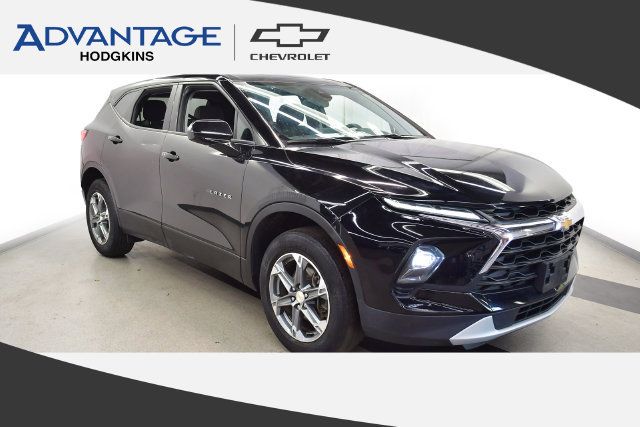 Used 2023 Chevrolet Blazer LT FWD image 1