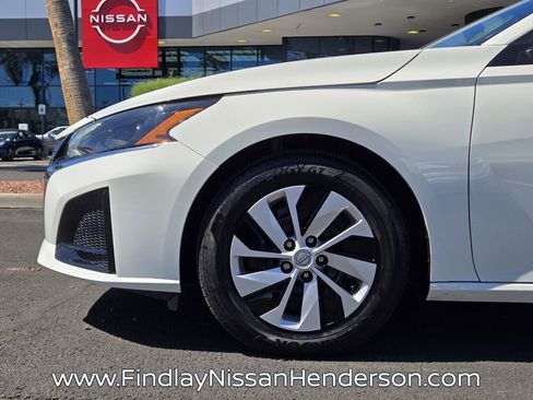 Used 2025 Nissan Altima 2.5 S FWD image 9