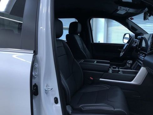 New 2026 Toyota Tundra Limited AWD/4WD image 16
