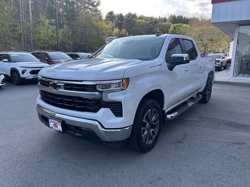 Used 2024 Chevrolet Silverado 1500 LT AWD/4WD image 4