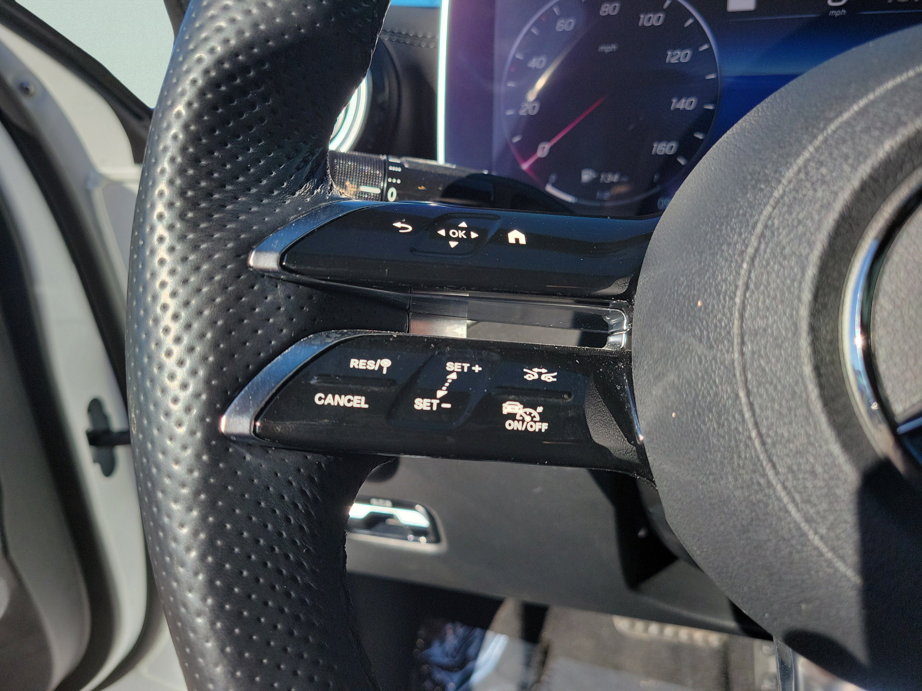 Used 2022 Mercedes-Benz C 300 Sedan image 25