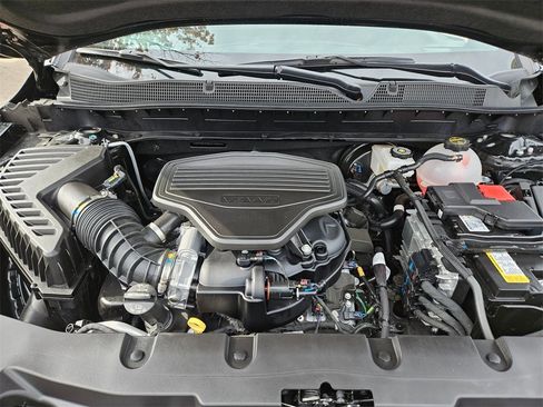 Used 2025 Chevrolet Blazer RS image 23