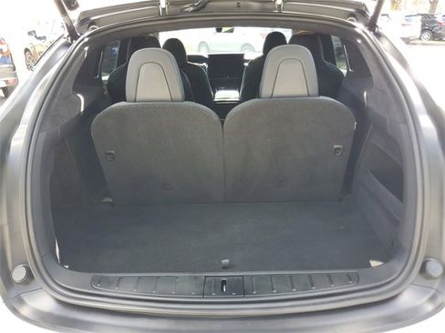 Used 2023 Tesla Model X image 8