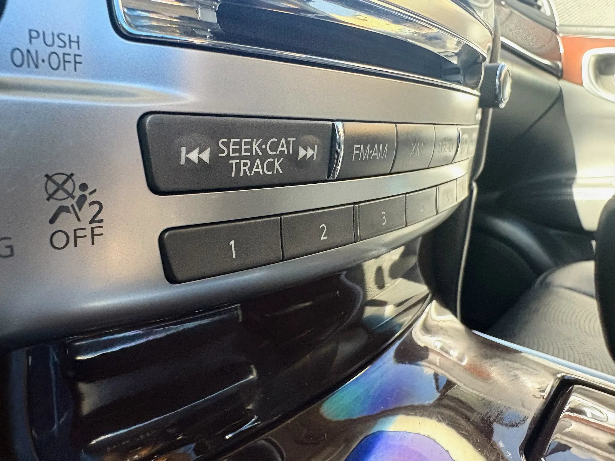 Used 2015 INFINITI Q70 L 3.7 AWD/4WD image 15