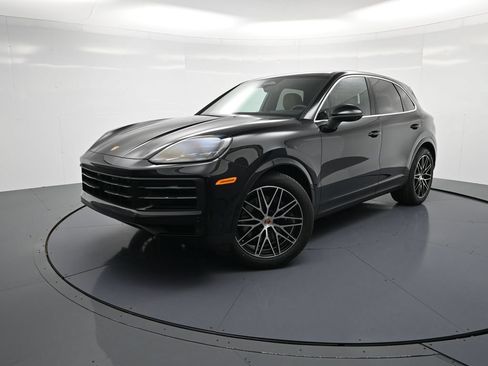 Certified 2026 Porsche Cayenne AWD/4WD image 28