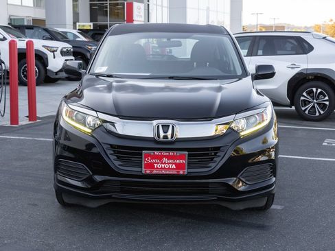 Used 2019 Honda HR-V LX image 2