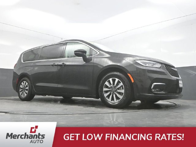 Used 2023 Chrysler Pacifica Touring-L FWD image 32