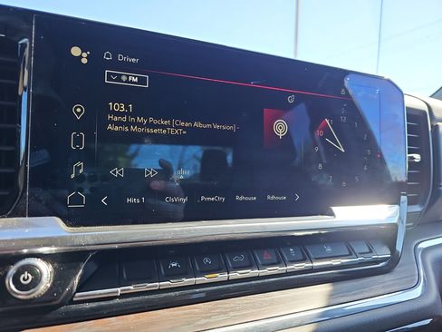 Used 2024 GMC Sierra 1500 SLT image 32