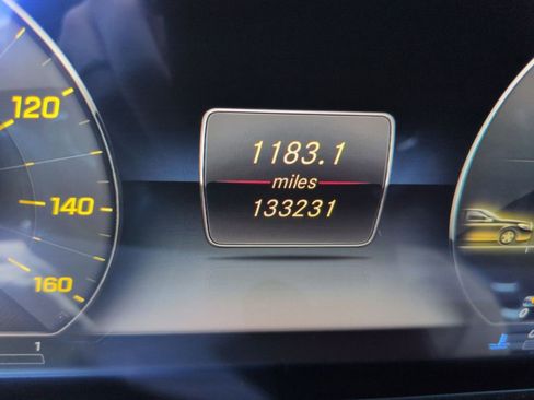 Used 2018 Mercedes-Benz E 300 4MATIC image 17