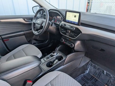 Used 2022 Ford Escape SE w/ SE Sport Appearance Package image 30
