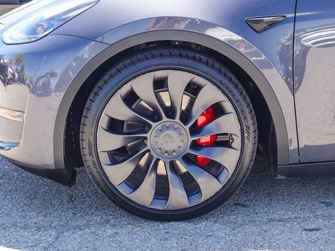 Used 2021 Tesla Model Y Performance AWD/4WD image 8