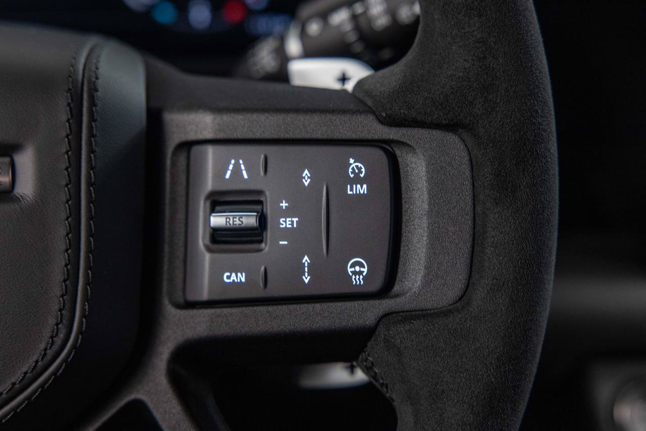 Used 2023 Land Rover Defender 110 V8 AWD/4WD image 46