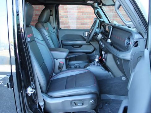 Used 2025 Jeep Wrangler Unlimited Rubicon AWD/4WD image 48