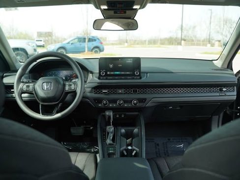 Used 2025 Honda Accord SE image 27